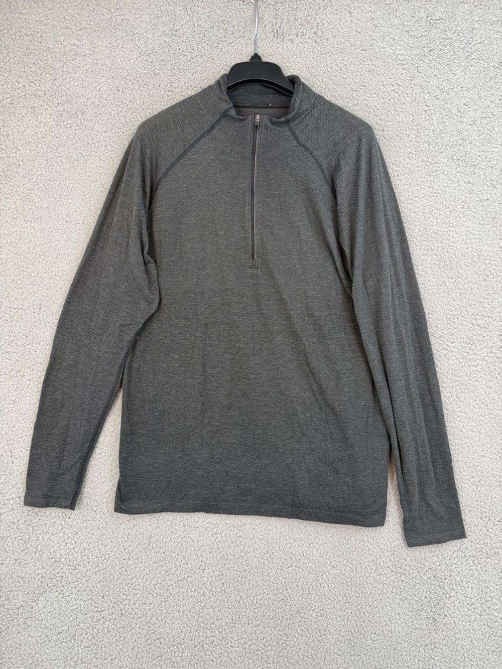 LuluLemon Men’s XL long sleeve Charcoal Gray Quarter-Zip Pullover Stretch